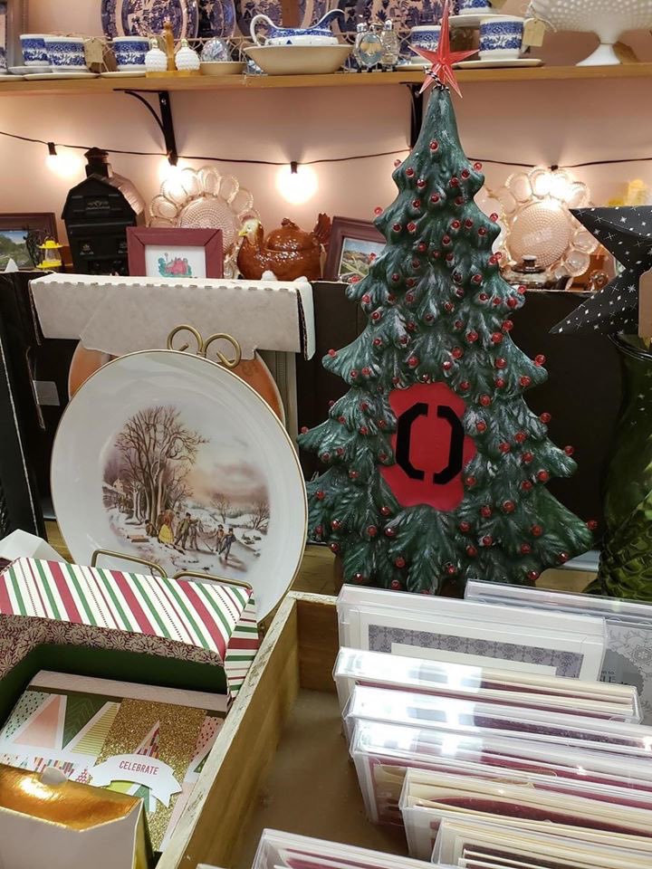 ShopTownCountry's tweet photo. Christmas in July is back at C & C Studios🎄
.
.
#candcstudios #christmasinjuly #townandcountry #kettering #ohio https://t.co/ozEW0DPG7v