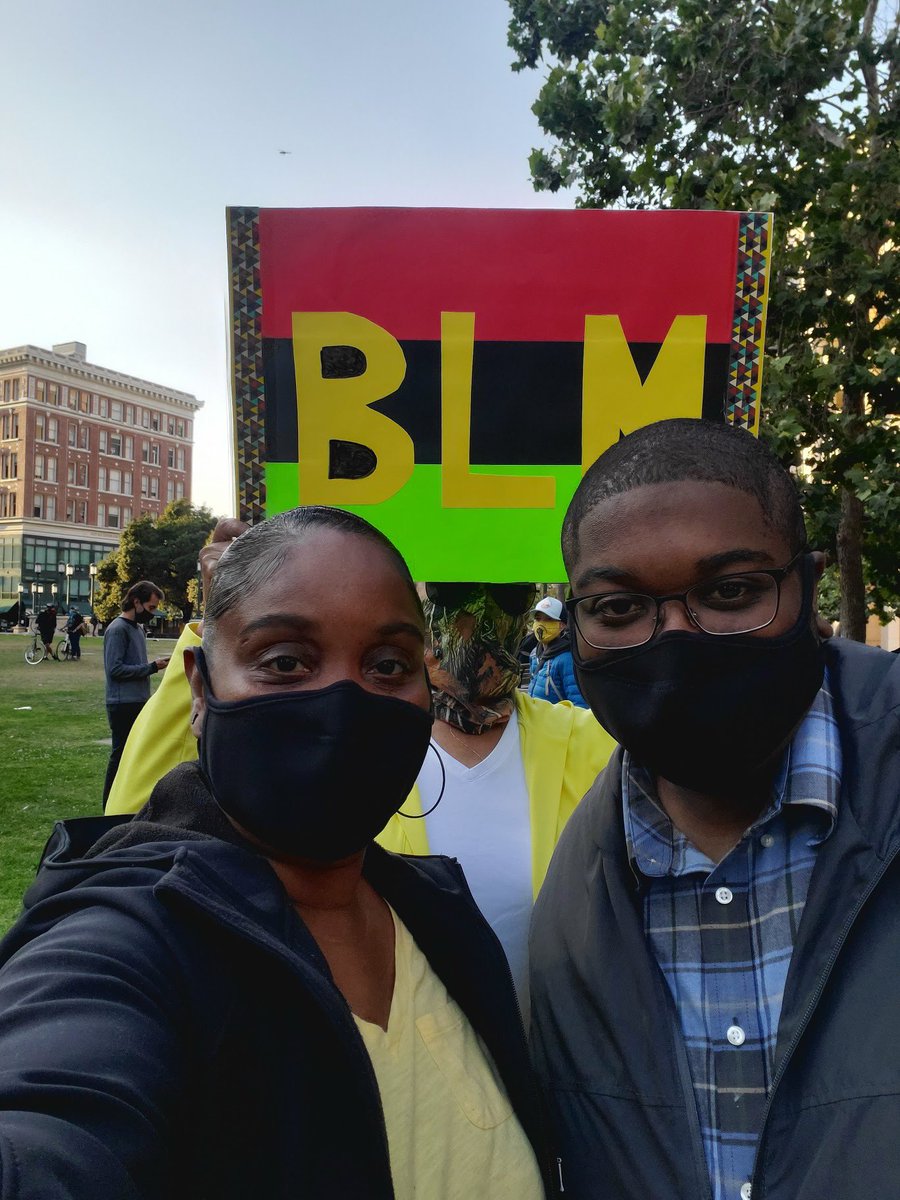 StefMontouth's tweet photo. #BlackLivesMatter #Oakland #OaklandProtest #SupportPortland https://t.co/hqCAJrqnlz