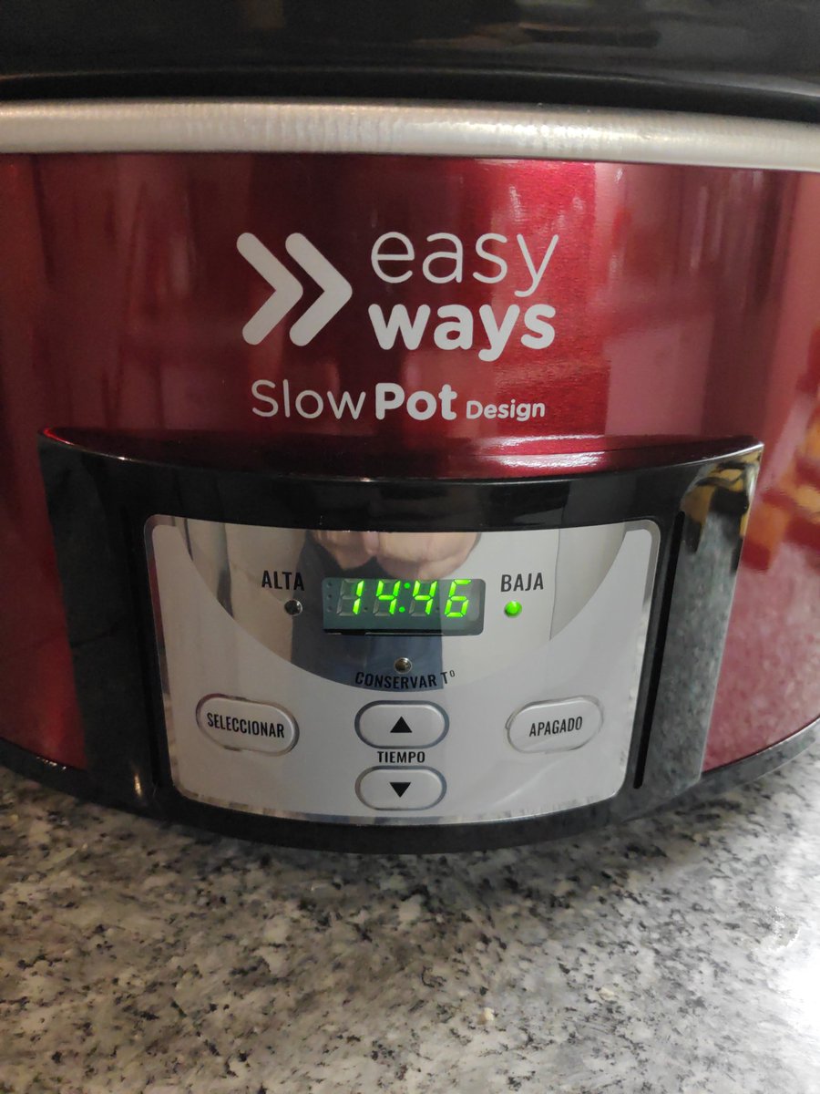 EdyxBack's tweet photo. Primera prueba de olla cocción lenta exitosa, pero solo fue pollo a 3 horas, ahora ya comienza la cocción de carne a cocción lenta, 15 horas, mañana les cuento #slowpot #Keto https://t.co/wHiKMUvUi2