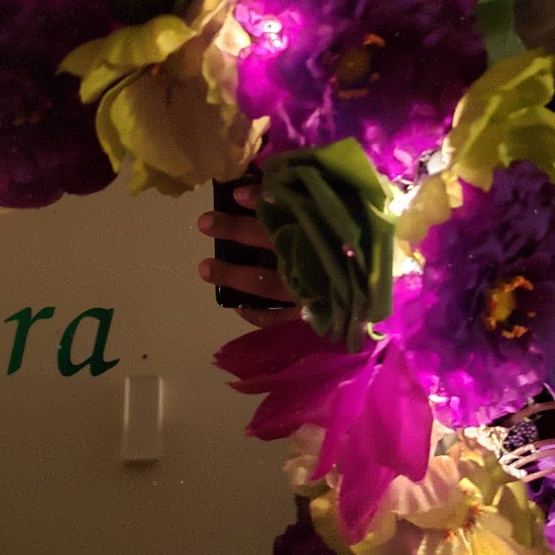 Love88An's tweet photo. When you want a floral feel while taking a selfie. #handmade #madewithlove #etsyseller #etsy #anartistslove88 #lightupmirror #mirrorwithlights #flowermirror #mirrorwithflower #artisan #artisanwork #selfie #feelingcute https://t.co/bCjqfG8oVJ