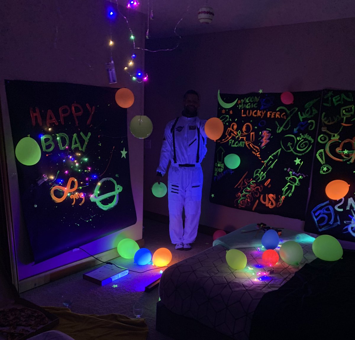 FinnBalor's tweet photo. I debuted on Raw &amp; beat Roman on my birthday before.... 
BUT this birthday was infinity better. Wife. Space. Paint. Pizza. Donuts. Cakes. Gifts. Cards. Tweets. Videos from family &amp; friends at home. All love. I’m eternally grateful. 🙏 https://t.co/6xArTn2zCG