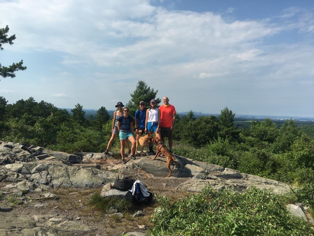 BMC_EM's tweet photo. Meet us at the @SAEMonline @SAEM_RAMS residency fair on Mon 7/27 at 11am and Wed 7/29 at 10am and find out what our family is all about! Sign up here: https://t.co/rVXeaIvk9Q https://t.co/2B3RdCAAkS
