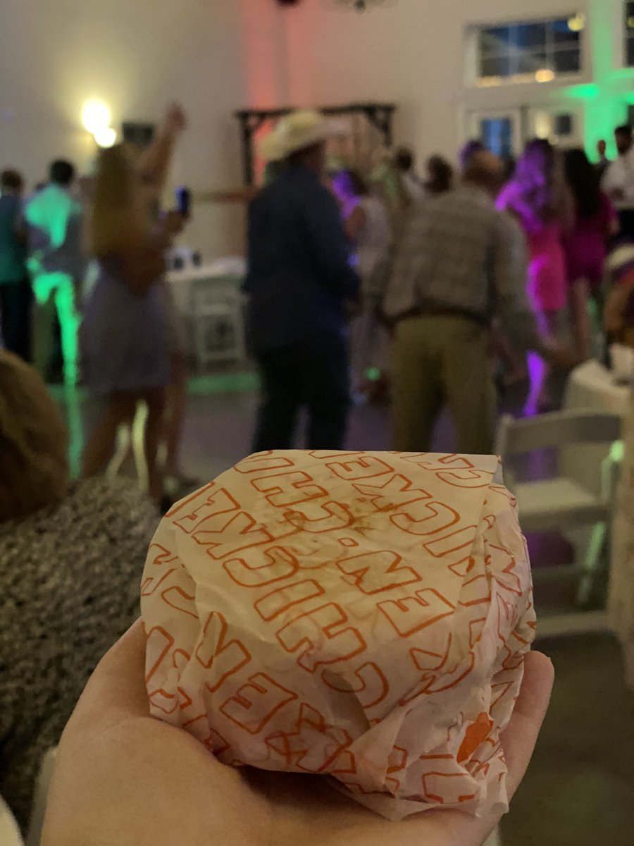 patty_cake_15's tweet photo. Perfect end to the wedding. Thanks  @CoachBeardTTU ♥️ https://t.co/h867MkBab0