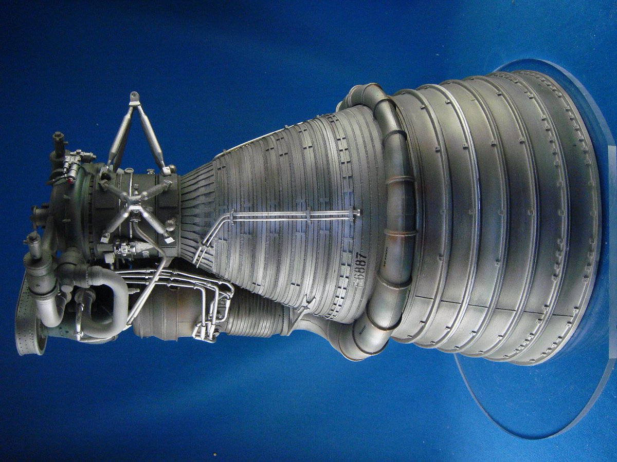 Abeshi トレフェスオンライン4参加 Auf Twitter アポロf1エンジン 完成です 制作ご依頼の1 Accurate Models Apollo Saturn V F1 Engine Model アポロ サターンf 1ロケットエンジンです 自作パーツとキットのパーツを調整し合って何とか完成です ガレージ