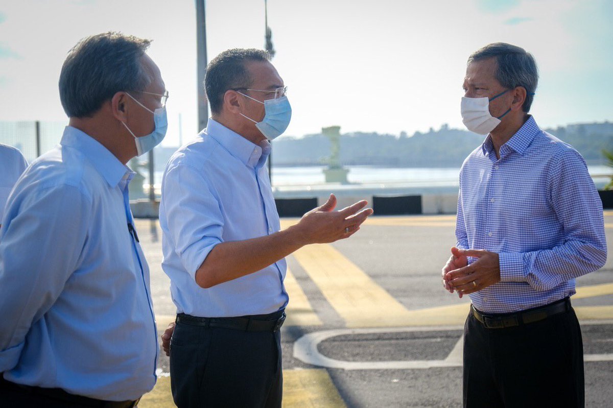 HishammuddinH2O's tweet photo. Headed to the Johor-Singapore Causeway this morning to meet my counterpart, 🇸🇬 Singapore's Foreign Minister @VivianBala to finalise discussions regarding the Reciprocal Green Lane #RGL and Periodic Commuting Arrangement #PCA which will be operational soon https://t.co/HddlWqkeIh