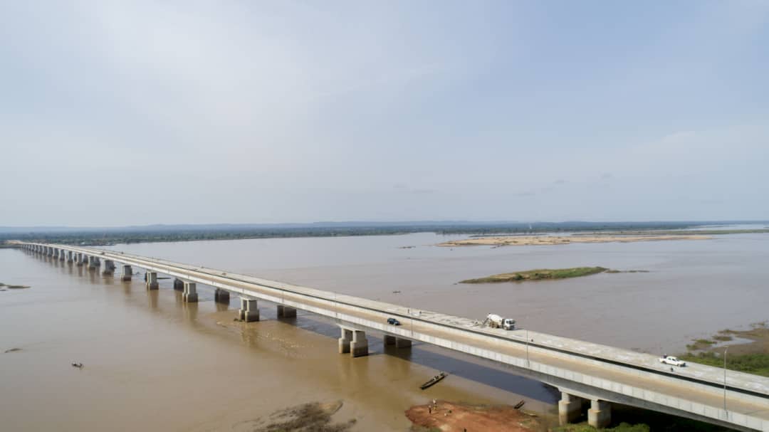 (5) CONSTRUCTION OF OJU/LOKO-OWETO BRIDGE TOLINK BENUE & NASARAWA WITH NEW APPROACH ROADS Contractor: RCC Nigeria LtdContract Sum: N51.61bnCurrent Completion Level: 96.7%2020 SUKUK Payment: N6.0bnPROJECT COMPLETIONKms Covered (2020): 5.0km