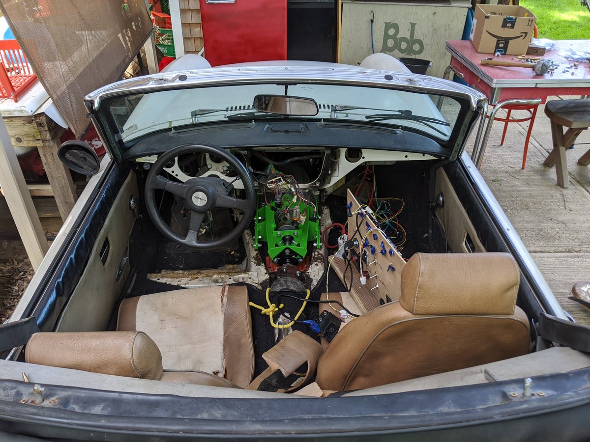 MikeAndreae's tweet photo. @FoxNewsAutos I built my own all electric '78 Spitfire for under $10k. It's truly epic 😎 it's even got a HUD for a speedometer https://t.co/N1WFe1aDfm