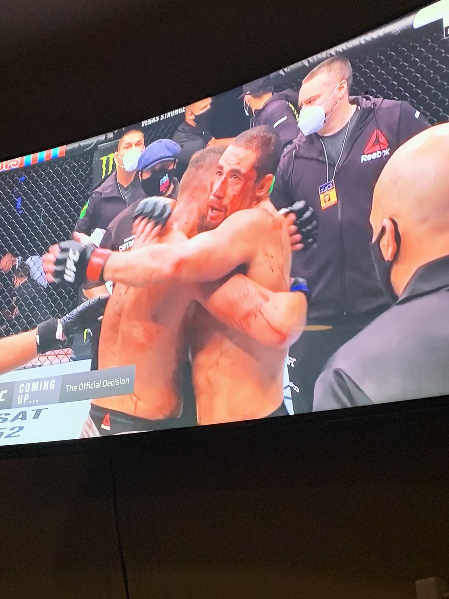 LayaliAbuasi's tweet photo. FIREEEEE!!!! Amazing fight. Major respect ✊🏻 https://t.co/35cd3odqzm
