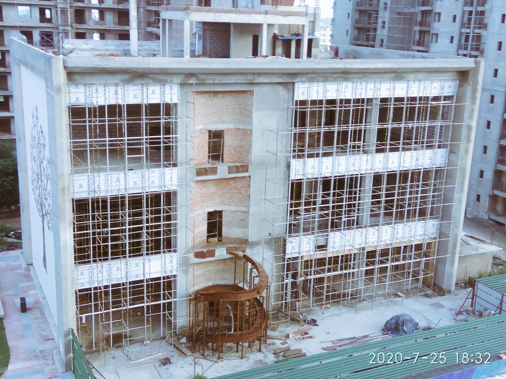 Gurpree86231509's tweet photo. @cmohry 
@PMOIndia 
@mlkhattar 
@TimesNow 
@aajtak 
@manishanataraj 
#kabulchawlaBPTPBetrayed  we have paid you 100% delayed span of 10yrs Settlement aggrement in 2019 still NO WORK PROGRESS ABLM Towers raw community center Sports Club all under deep Mess. https://t.co/KzySAWtZnU