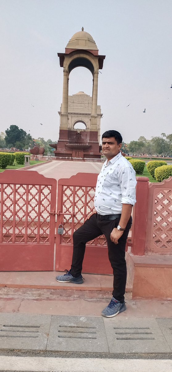 chaudha99909752's tweet photo. વિજય દિન ‍(કારગિલ‌) ૨૬મી જુલાઇએ ભારતના પાકિસ્તાન પર કારગિલ યુદ્ધમાં વિજયના કારણે ઉજવવામાં આવે છે. ઇ.સ. ૧૯૯૯માં કારગિલ વિજય પછી ભારતના તત્કાલીન વડાપ્રધાન અટલ બિહારી વાજપેયીએ આ દિવસને કારગિલ વિજય દિવસ તરીકે જાહેર કર્યો હતો. https://t.co/82itNdpHgZ https://t.co/p4surkitPB