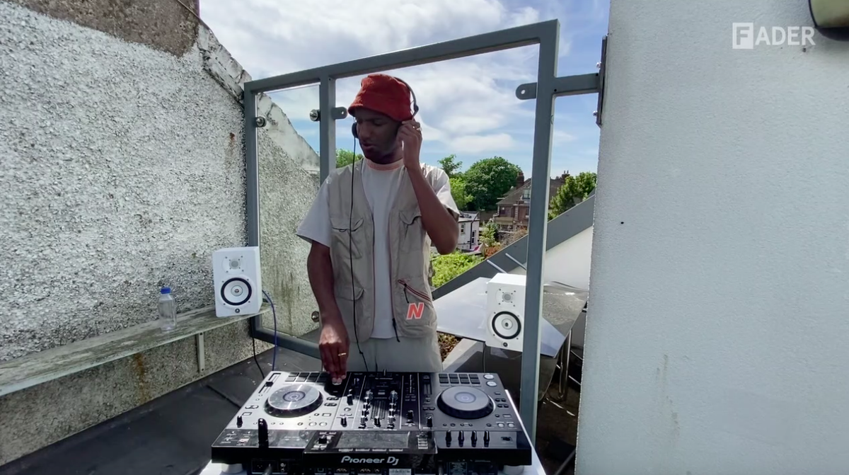 thefader's tweet photo. #DigitalFORT: Watch a rooftop set from @ConductaUK.
https://t.co/IGe5S8rQee https://t.co/YgYhs4ep8e