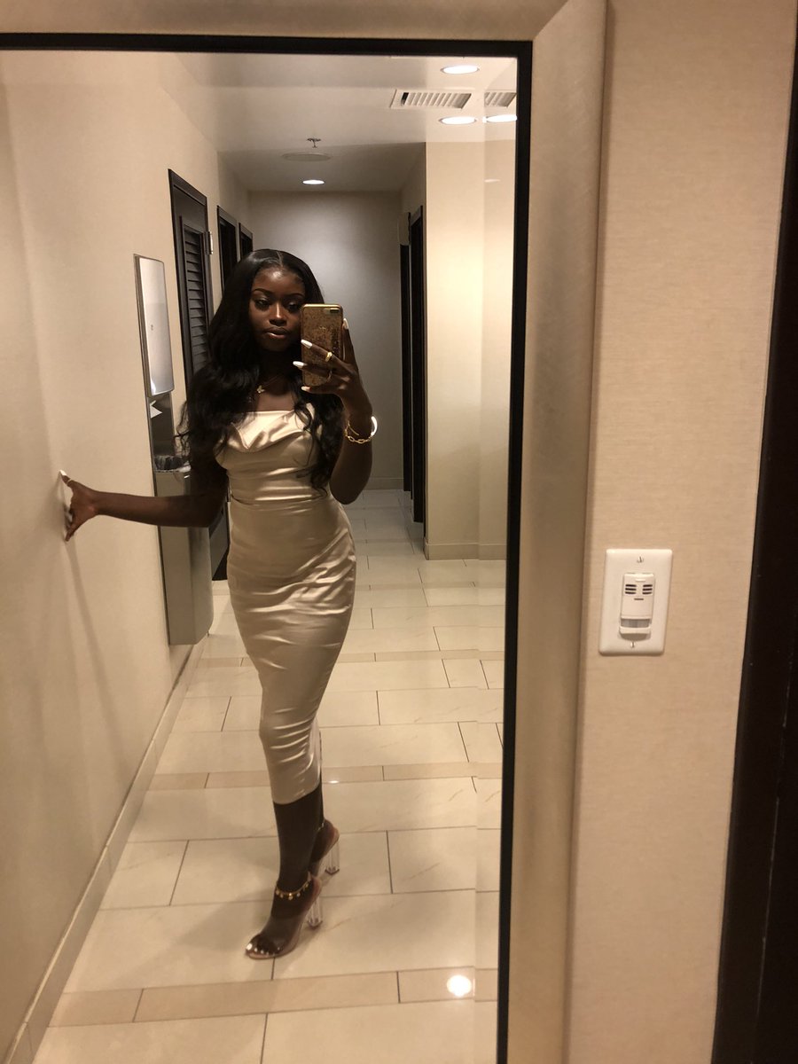 XoxoAngelicc's tweet photo. here’s a series of pictures from my b-day you guys never saw..🥳 https://t.co/qIjENJaFng