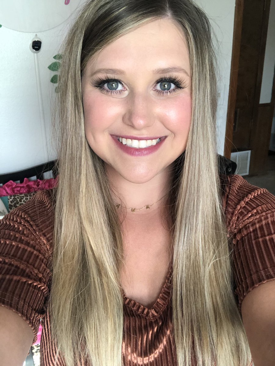 kennadeeeee's tweet photo. My lashes needed some HELP 😂😂 https://t.co/2liFfwYxS5