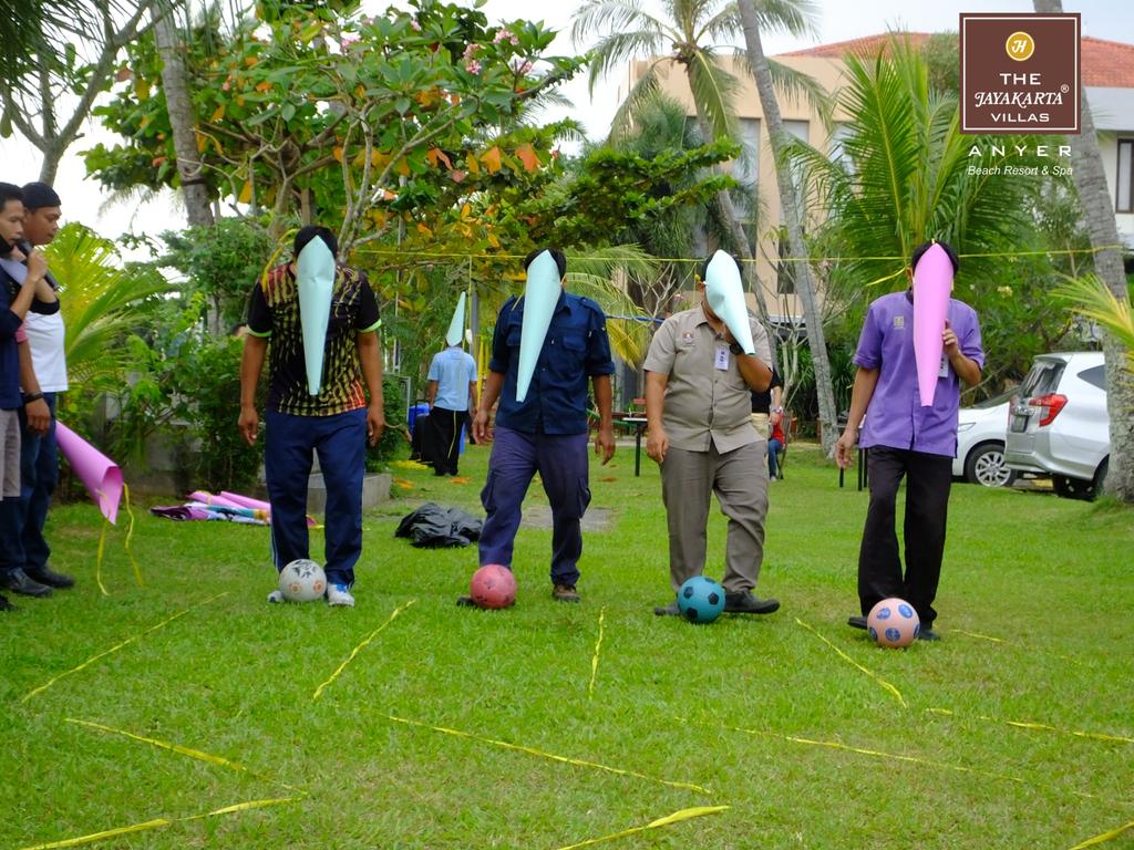 jayakartaanyer's tweet photo. Lomba antar karyawan The Jayakarta Villas Anyer.
Dalam rangka ulang tahun Jayakarta Group yang ke-68.
#welllocatedandfriendlyhotels
#jayakartahotelsandresorts
#thejayakartavillasanyer
#HUTJHR68
#pantaianyer
#hotelanyer
#hotelpromotion
#guestactivity https://t.co/7A9TnBSFBZ