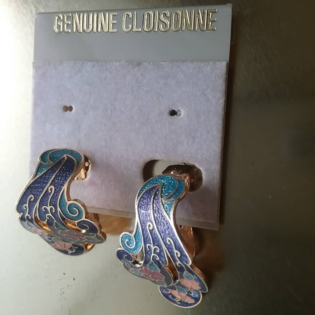 LSjewlery's tweet photo. @made444u Hello, We are a small business! We are currently selling old jewelry but soon will sell homemade jewelry! Check out our page, Thank you! https://t.co/mZXJSCgn5r