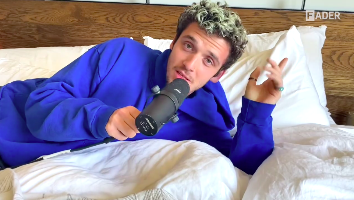 thefader's tweet photo. #DigitalFORT: Watch @lauvsongs
perform his new EP from the comfort of his bed.
https://t.co/Yr3S9vZB9r https://t.co/ffui4kCzwZ