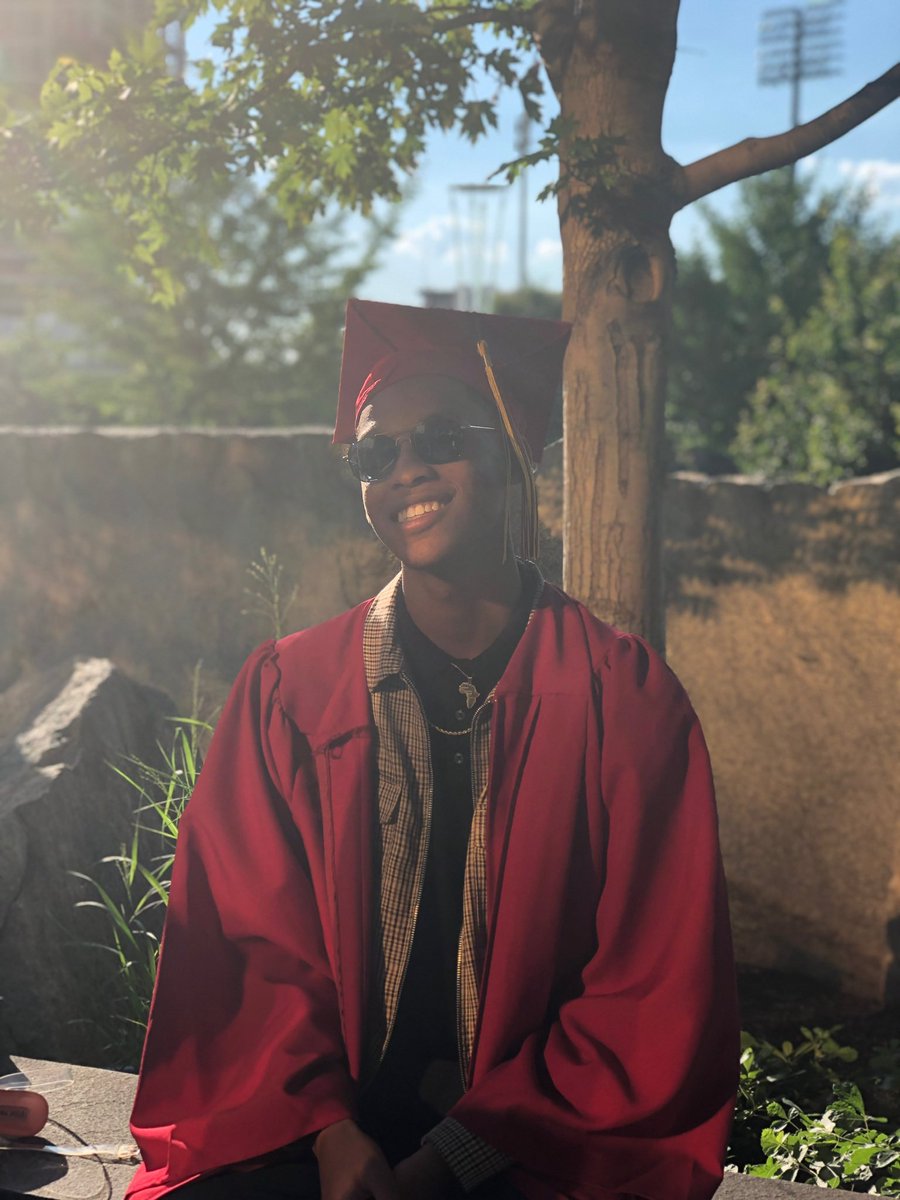 jalxn808's tweet photo. Here’s sum dope pics of when I graduated c/o 2020 #coronaclass https://t.co/YC2kr9ibZk