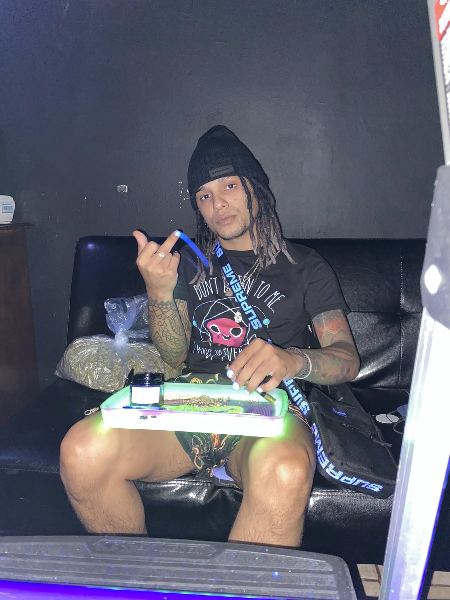 yaznier's tweet photo. Siempre fire 👁 https://t.co/7tq4yCQy31