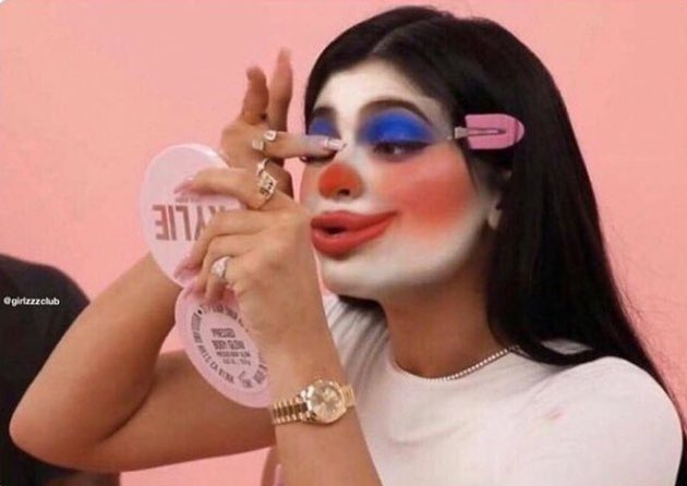 wangpepy's tweet photo. Ya me estoy preparando para ir junto a todas las Ahgases que quedamos como clowns 

#chatwithmark @mtuan93 https://t.co/wijUpHyRl2