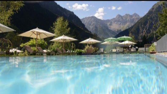 YOGAmeetsYOU's tweet photo. Mit ABSTAND der schönste Yoga Urlaub! - https://t.co/jxDF7x53cs https://t.co/ylGhepd7tV