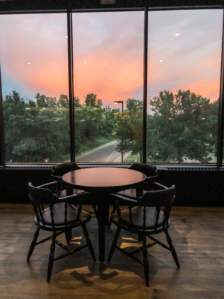 butternut_tree's tweet photo. We can’t get over the beautiful summer sunsets this past week! 

#yegfood #yegrestaurants #canadianrestaurant #canadiancuisine #thebutternuttree #exploreedmonton #travelalberta #albertatourism #edmonton #yeg #restaurantviews #sunset https://t.co/SSa1FMAyGL