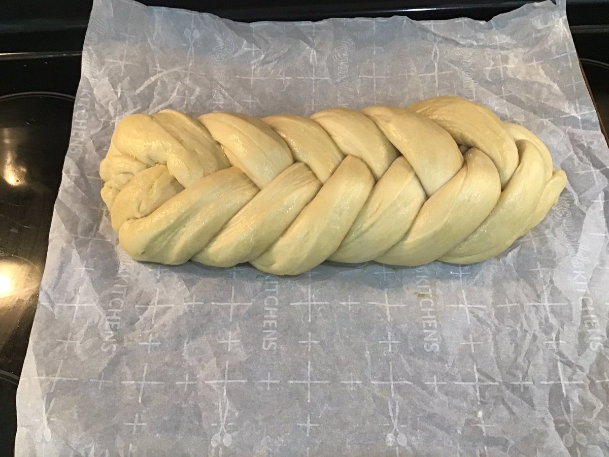 lynnesilver's tweet photo. This weeks challah bake from JamieGeller. I think I’ve found my go to shabbas recipe. #5strandbraid https://t.co/g9bNlwNN31