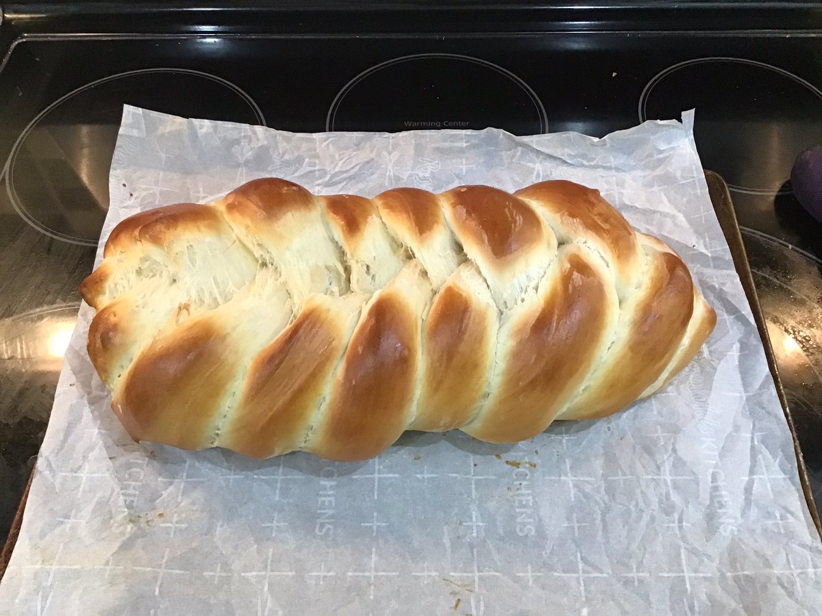lynnesilver's tweet photo. This weeks challah bake from JamieGeller. I think I’ve found my go to shabbas recipe. #5strandbraid https://t.co/g9bNlwNN31