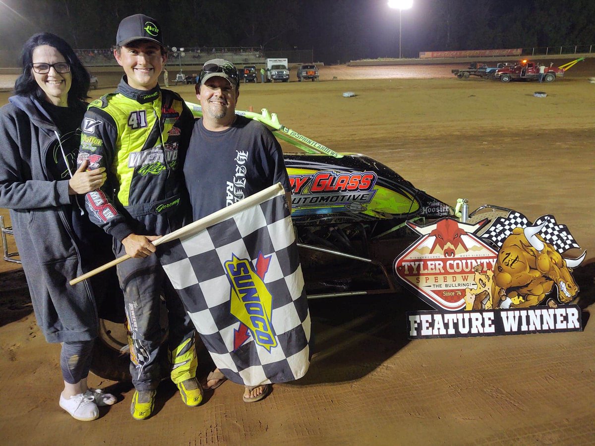 RUSHSprints's tweet image. .@jeremy_weaver35 celebrates his 2nd $600 win @The_Bullring, gets the weekend sweep &amp;amp; his 4th of the season in Equipment Rental Options Weekly Series action for Hull Racing
