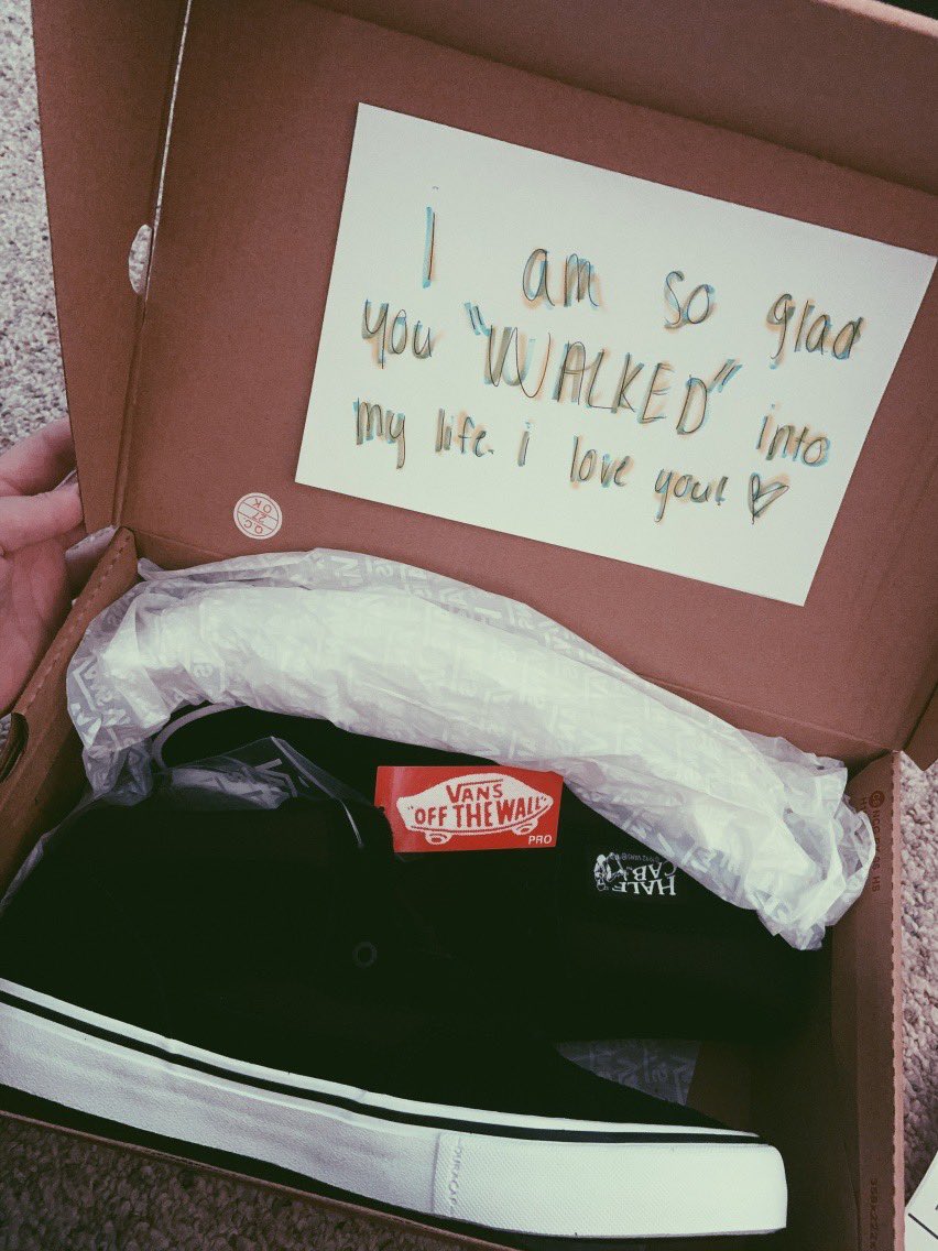 caitlin_moyer's tweet photo. spoiling aaron makes me so happy😭 (ps, he loved it🥰) https://t.co/8qhIg3fIKf