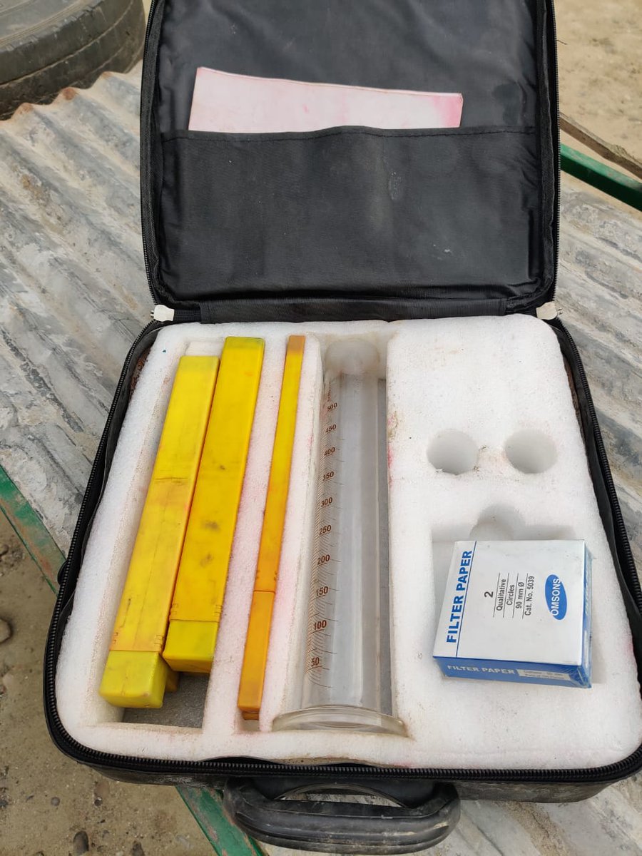 HemantSirohi1's tweet photo. Now beware this is exposed by @dibrugarhpolice &amp; cheap chemicals are been used to match the density. Now @ChairmanIOCL @cmdbpcl @CmdHpcl What next can be witnessed? @dpradhanbjp @jsm_MOPNG This should be investigated &amp; this adulteration racket should be behind bars. @EPDFIndia https://t.co/cHysdEtGqj