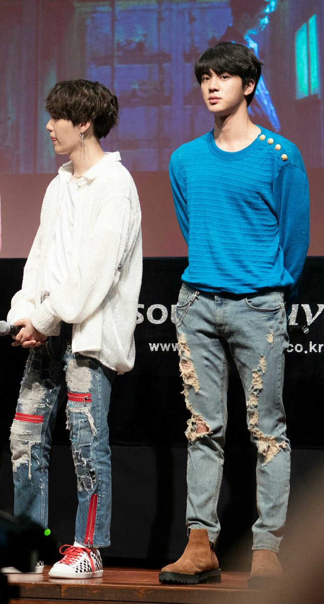 Let's talk about their size difference, cause that still surprises me even when it shouldn't anymore. #MTVHottest BTS  @BTS_twt