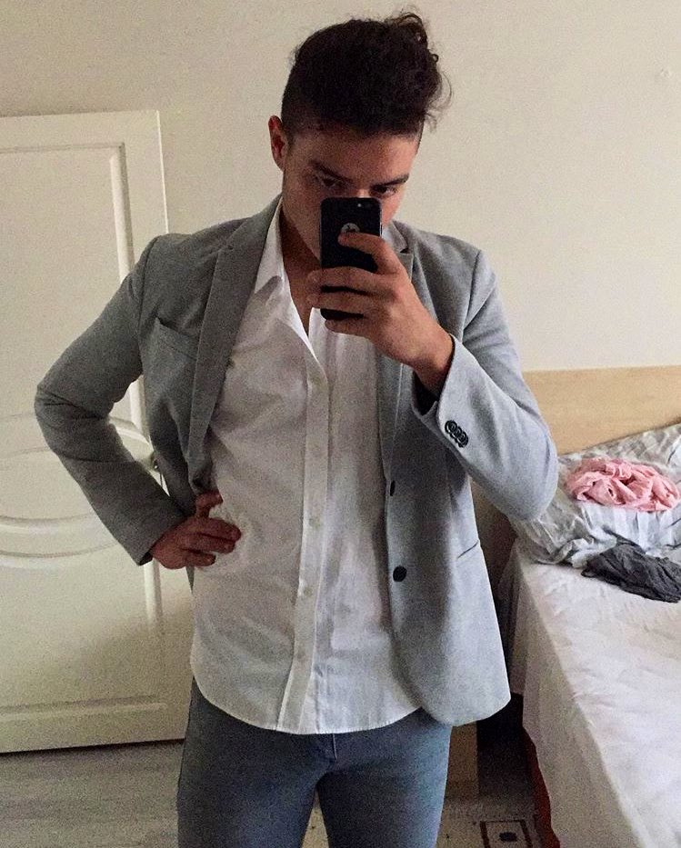 Evde ceketle gezmezsem olmaz