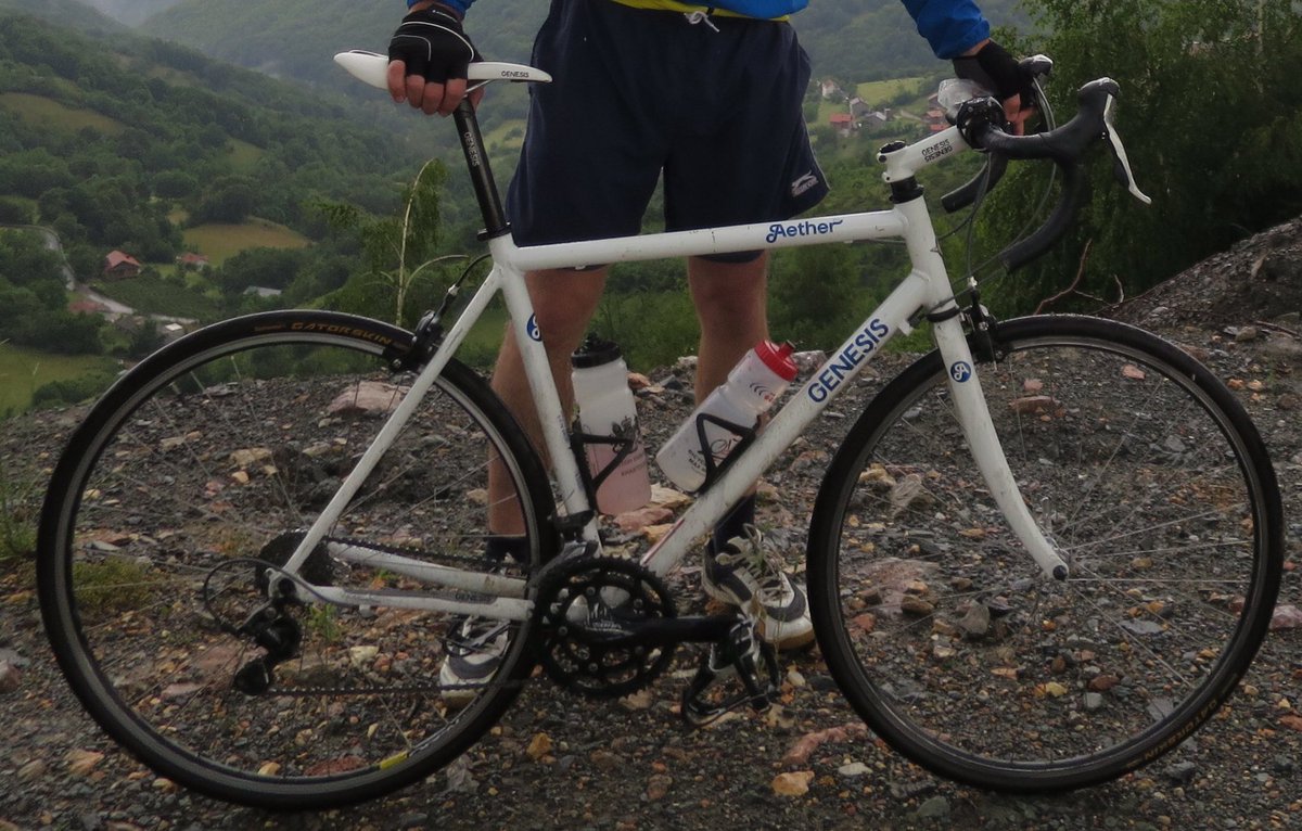 lupo323's tweet photo. In case it helps, model is Aether 20 (2010), 58cm frame. Two water bottle holders and a small hand pump. Here’s a better photo. Holding out hope..! https://t.co/sq01cBF60k