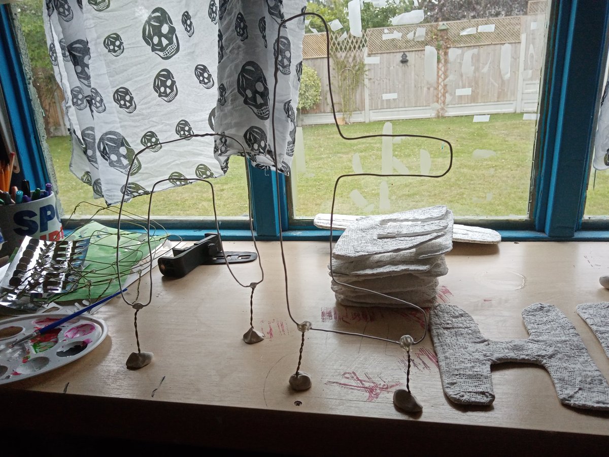 DrAbbieCairns's tweet photo. Wire letters return.

#wire #gardenwire #art #fineart #artinstallation #installationart #site #text #studio #artstudio #artist #newart #artplay #letters #language #linguisticunit

#CreativeColchester #colchesterartist #essexartist #emergingartist #abbiecairns https://t.co/03s1upMmfn