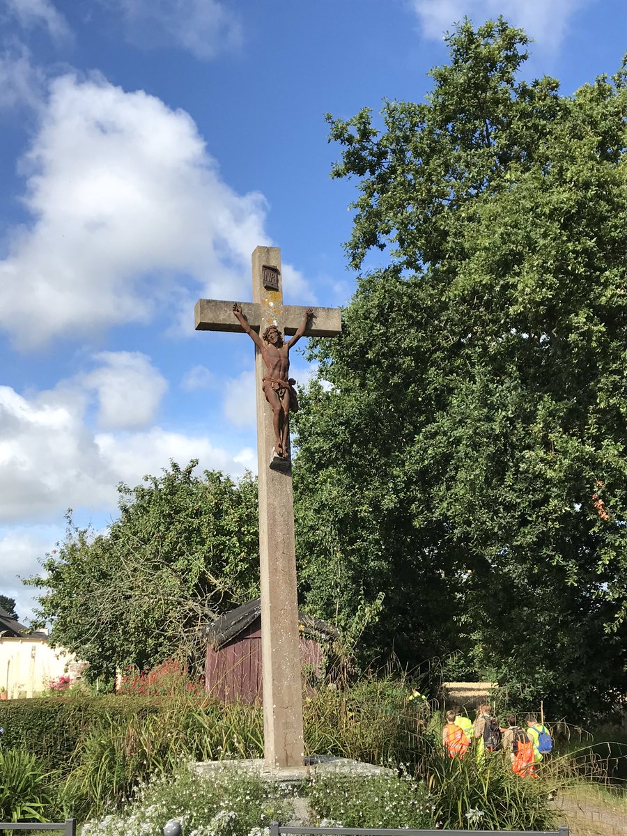 peremonnier's tweet photo. Il nous montre le chemin du raid des promettants #Jésus #campscout #SUF https://t.co/MBxmloe7ta