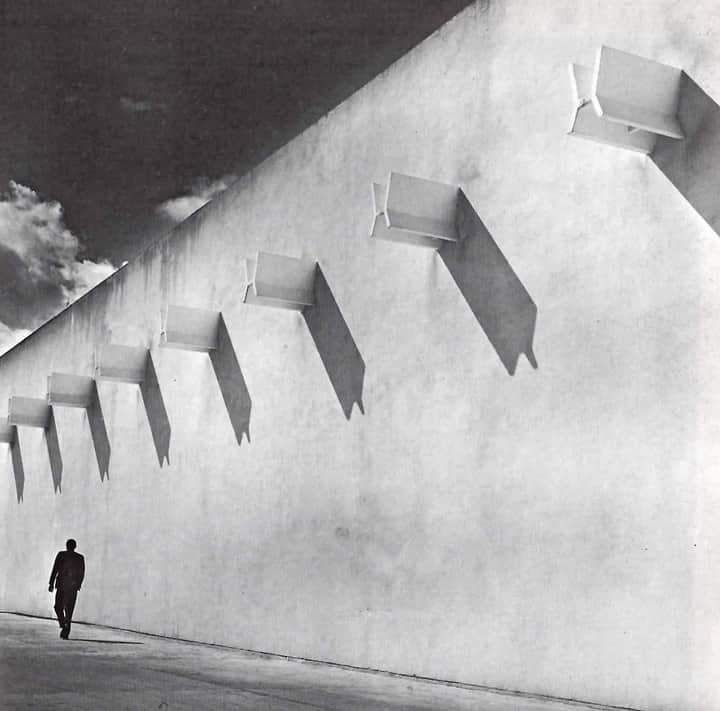 areasvellas's tweet photo. Fábrica Automex, Toluca, Estado de México. 1964
Arquitectos Ricardo #Legorreta, Noé #Castro, Ramiro #Alatorre, Carlos #Hernández y Mathias #Goeritz
Fotografía de H. Beacham
Facade detail, #Automex Factory, Toluca, State of Mexico. 1964
#architecture #arquitectura https://t.co/jJwsoJcLLE