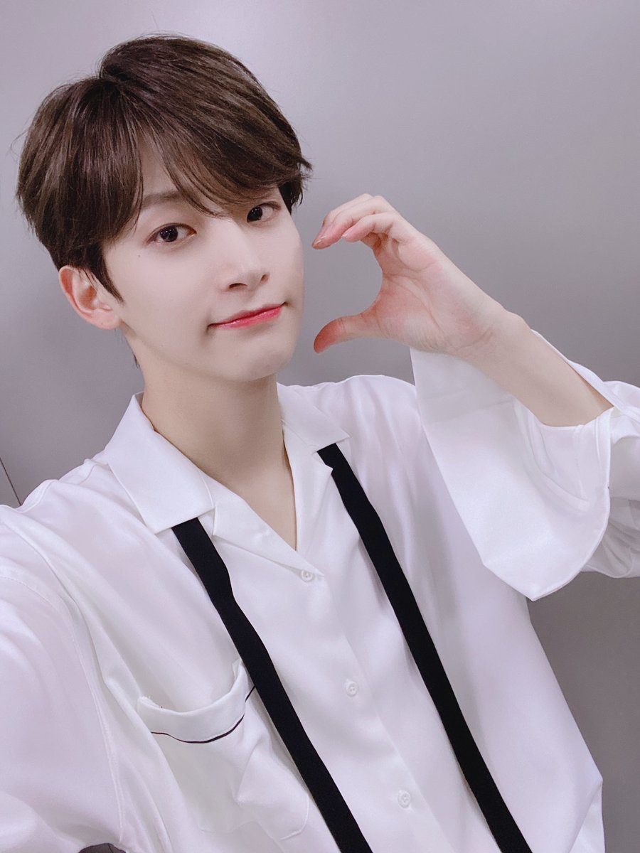 CRAVITY_twt's tweet photo. 러비티~❤️정모는 러비티가 있어서 너무 행복해요☺️ 오늘 스페셜무대도 많이 봐주세요!!
#정모 #러비티 #드림콘서트 https://t.co/yw16eq24Qh