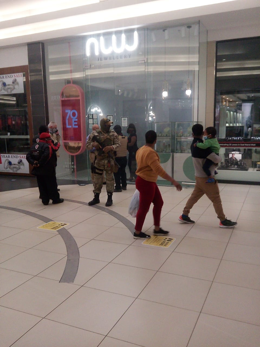 Bluehawktactic1's tweet photo. East Rand Mall, Armed Robbery has taken place at Jewelry Store, Services and BHT CIU6 members on Scene +- 10h30 @Abramjee @makesasafe @SAPoliceService https://t.co/rbBjrSqxnw