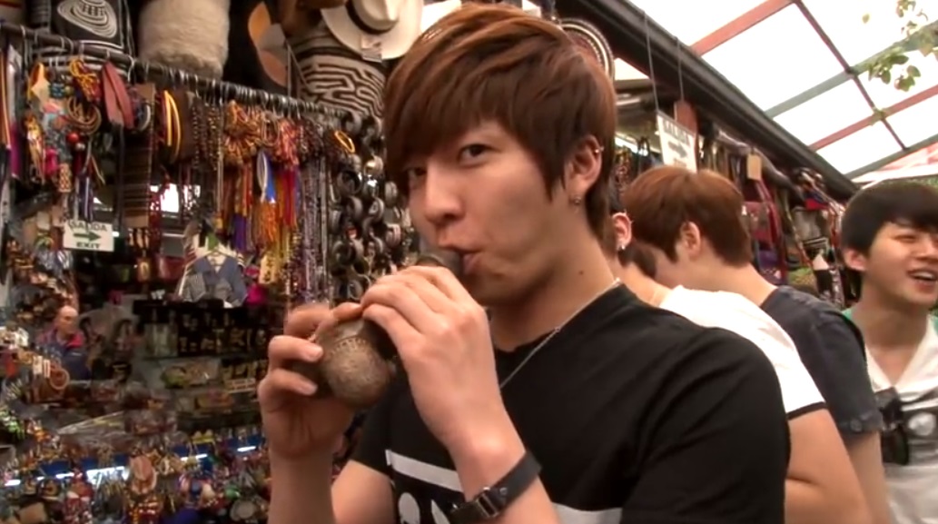 NO IT ISN'T LOL THIS, THIS IS MY FAVOURITE SOOHYUN PICTURE FROM THIS ERA. SOOHYUN DICK FLUTE.JPG FROM THIS VIDEO 