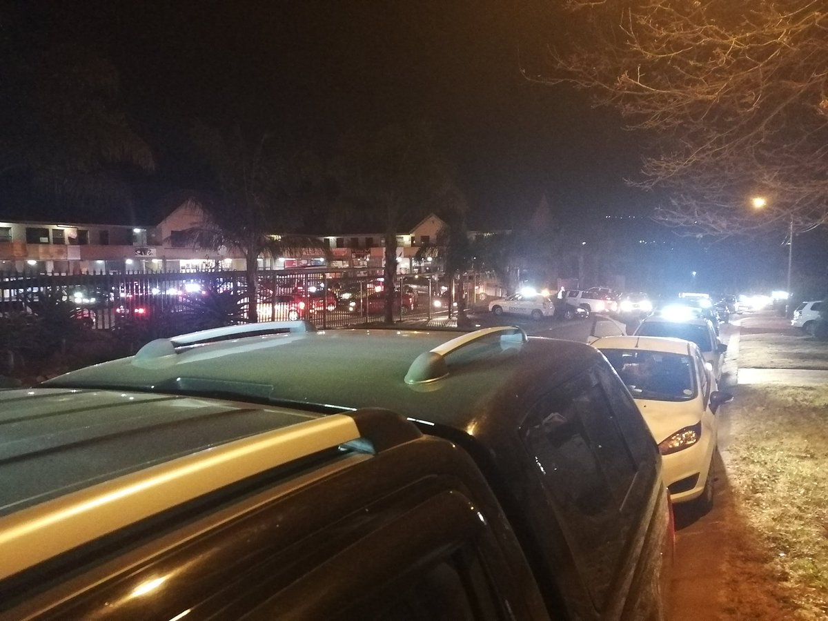 Help24Group's tweet photo. Thank you to the community for supporting all of the patrollers &amp; showing your lights last night ‼️❤️  #Roodekrans #Wilropark #Breaunanda #Poortview
It was a great successful evening thanks to everyone standing as one 💥❤️
#Help24Secure #COVID19 https://t.co/crZ6zcP5L3