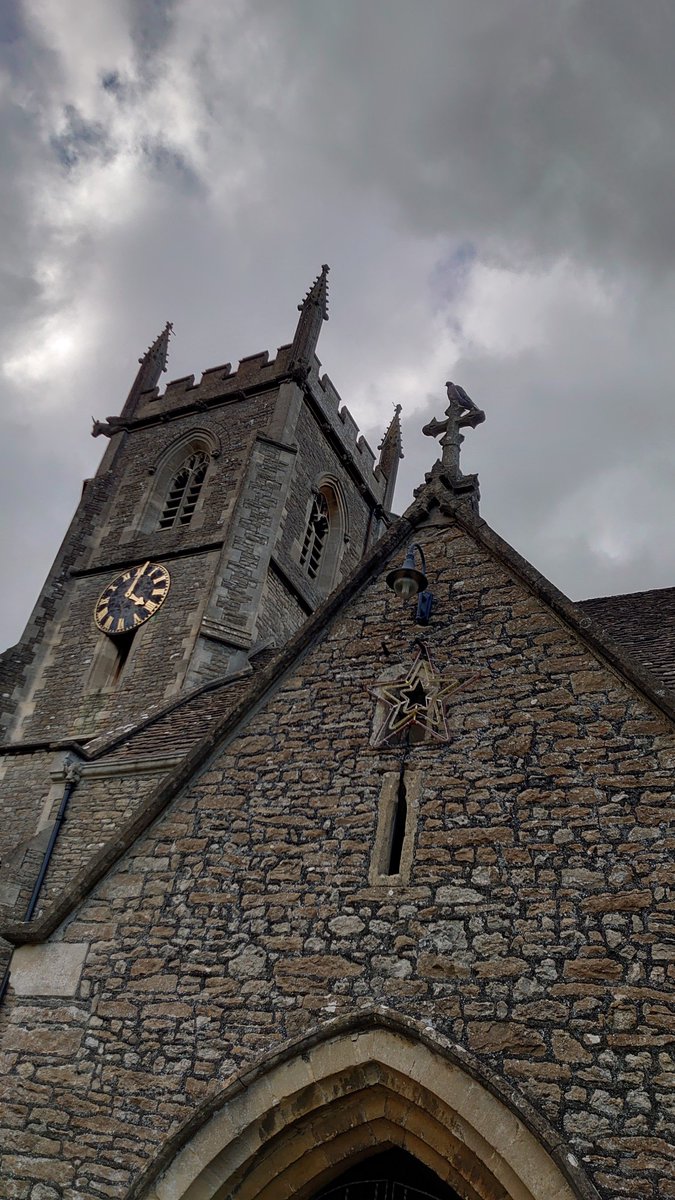 several feet below the level of the modern roundabout. What about the church? St Mary's is apparently of 13th century origin with the usual later fiddling about, including some major restoration and extension work circa 1848, deemed necessary because of Swindon's growth (9/24).