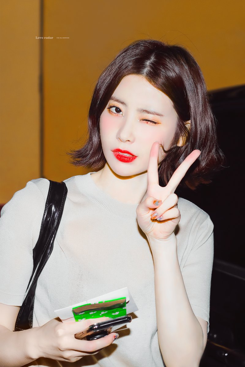 200712 HQ 😼🤎
#기희현 #희현 #다이아 #DIA
<a href="/dia_official/">다이아 DIA</a>