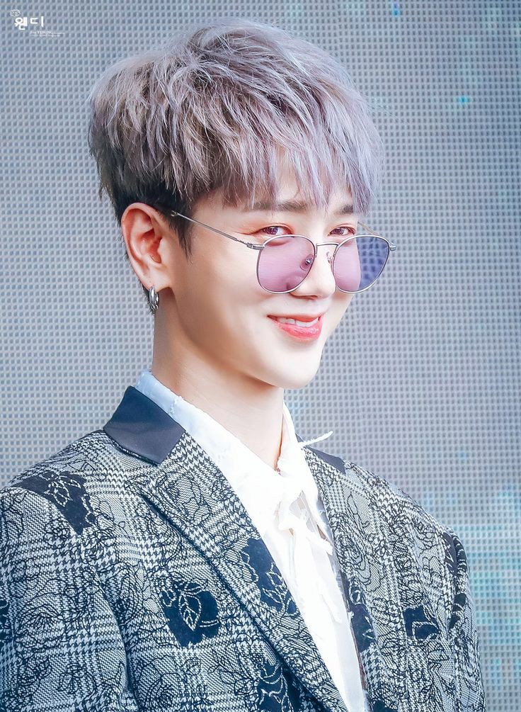 yeollnicorn's tweet photo. in the honor of my favourite yesung, I've created this idk what its called as, AR Emoji i think? MY YESUNG IS STUNNING @SJofficial @shfly3424 #SUPERJUNIOR #SUPERJUNIORinAMA2020 #ExaBFF #ExaELF #YESUNG #슈퍼주니어 https://t.co/E5cEsSGYpF