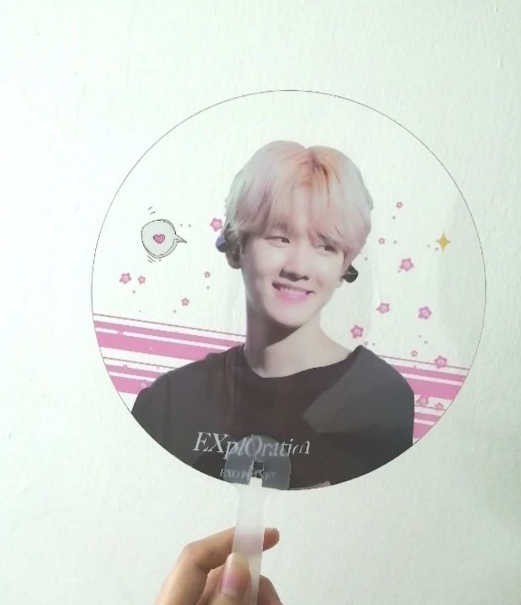 SallyDreamers's tweet photo. RM15 Baekhyu EXO Planet#5 Exploration Hand Fan
🍬 + RM4 with Baekhyun Keychain
(A:Baekhyun Channel / B: Sadali / C: SMile)
🍬 New with fan protector sticker
🍬 Rm8 (WM/EM)
@pasar_EXO @ExotradingMY @My_EXO
#exosale #exo #exomarket #exobuyandsell #exoexploration #baekhyun https://t.co/pWR7TtfQKM
