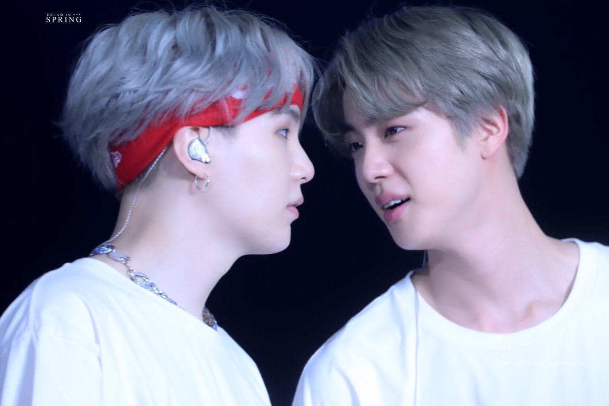 You know, for all the longing stares we got on tape, we never really see them make much eye contact. #MTVHottest BTS  @BTS_twt