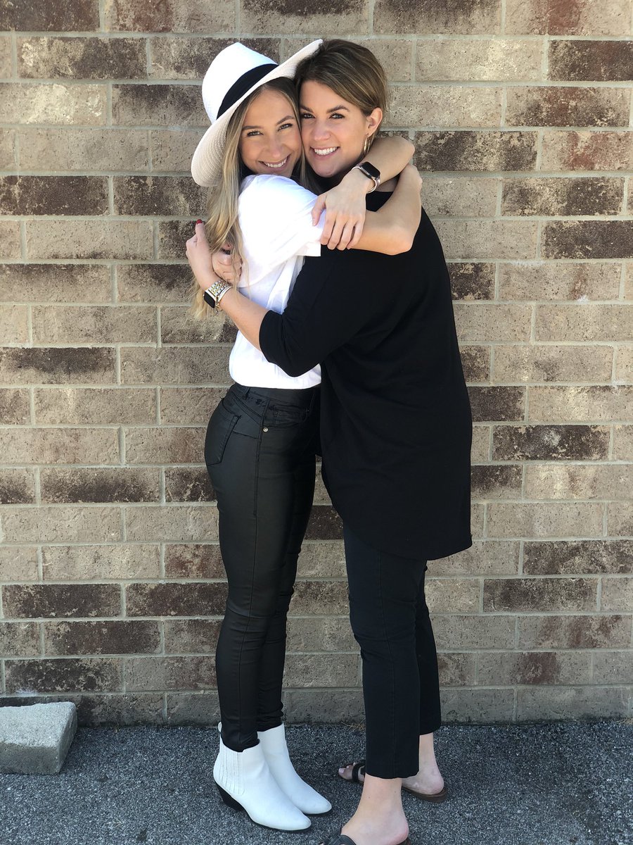 JennaSpice's tweet photo. Today was my last day at the salon I worked at for 6 1/2 years.. but next week I open up as a salon owner myself. It’s crazy how fast life can change, with the right people by your side. ❤️ #FreeElf #Dobby #HarryPotter #StylistToOwner #MyOwnBoss https://t.co/eh1dzWFkkR