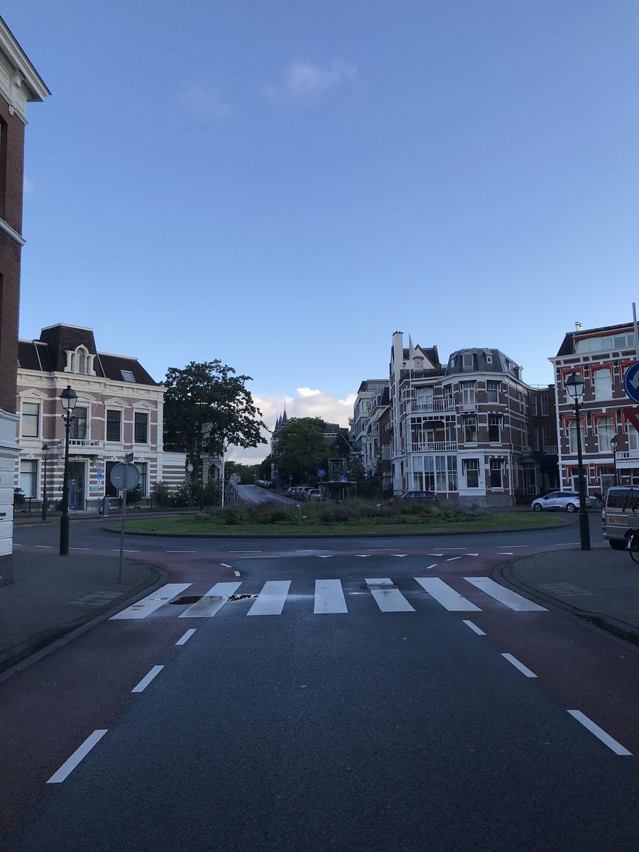 aldrikg's tweet image. Early Sunday morning. Leaving the beautiful city of The Hague.