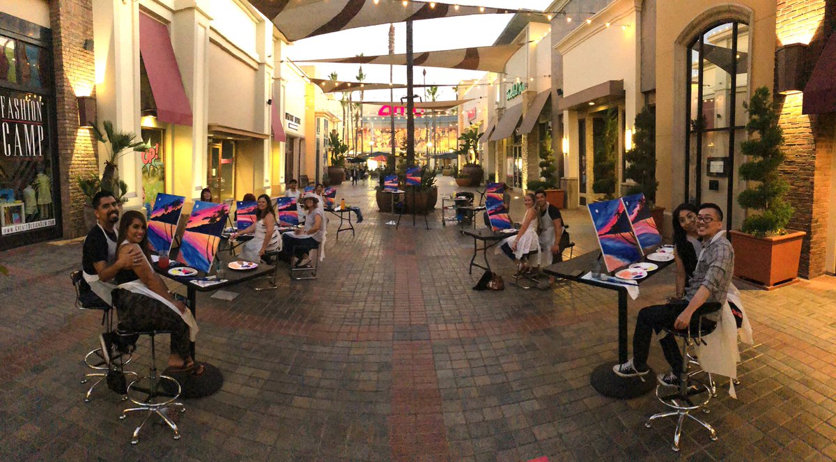 PinotTustin's tweet photo. We ❤️ our painting on the patio events!! #sixfeetapart #goodcleanfun https://t.co/RNFM3RDLY9