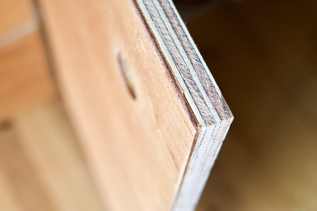 フジイサミ على تويتر Diyしたキッチンの扉 1年前 元からついていた扉が化粧板で床や家具に合わなかったのでラワン材とコンパネ材を合板化させて扉を製作しました 扉のサイズ スライド蝶番の位置もぴったり合わせてきっちりと収めました