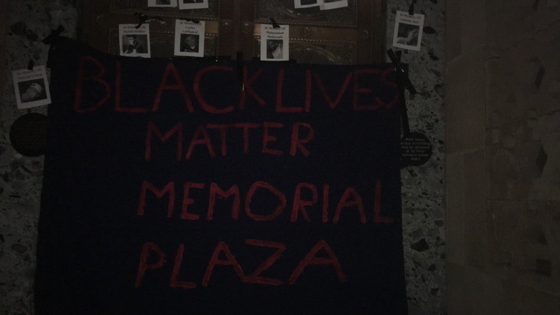 AmericasWitch's tweet photo. It cost $0 to protest in solidarity with Portland #phxprotest #westandwithportland #DefundThePolice #fuck12 https://t.co/YKbLJgupp4